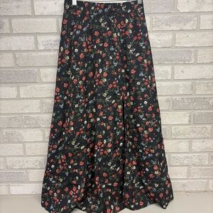 Avanova A-Line Black Floral Skirt with Slit Size Small